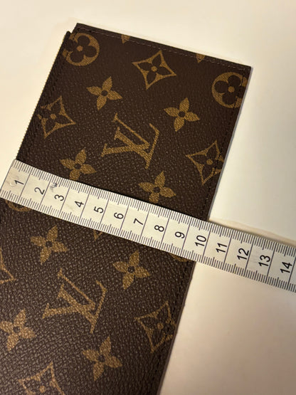 LOUIS VUITTON MONOGRAM CLUTCH BAG